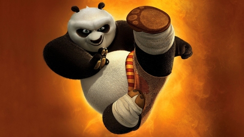 此外，由于《功夫熊猫3》作为首部为中国“特制”的好莱坞动画电影，其专门为中文明星配音调整的中文口型也是一大卖点，以往中国影迷们非原声电影不看的历史很可能将会在这部影片的出品后得到改变。不论你是原音电影控还是讨厌字幕的爱好者都可以找到自己喜欢的观影方式来观看《功夫熊猫3》。