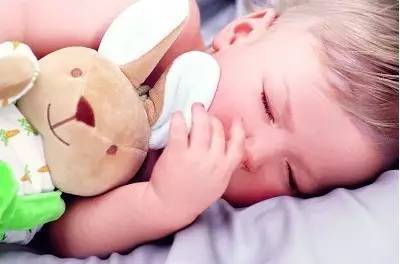 【组图】?为什么妈妈们都做不到让宝宝单独睡？其实答案很简单！