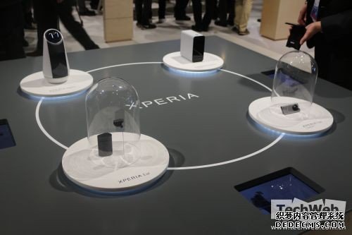 MWC展台秀之索尼篇 Xperia X再现大法魔力