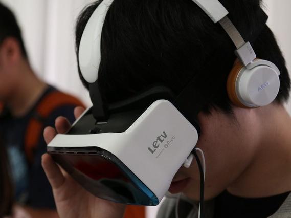 本港台直播:【j2开奖】VR看两会成趋势 乐视VR+新闻步入新纪元