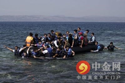 爱琴海难民船倾覆18人死亡 2015年超过3000难民丧生