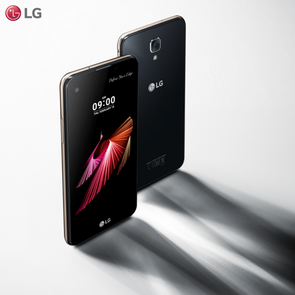 LG X Screen则采用类似V10那样的双屏设计。主屏幕为4.93英寸720P屏幕，上方则为1.76英寸520x80分辨率的副屏幕，设计颇为独特。该机机身三围为142.6x71.8x7.1mm，提供了黑、白以及玫瑰金色三种配色。