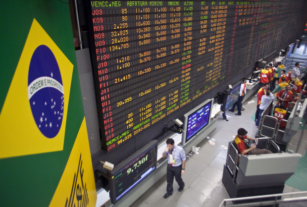 股市通常是投资者对一国经济前景判断的领先指标。但巴西股市和实体经济正在进行着严重的分化。