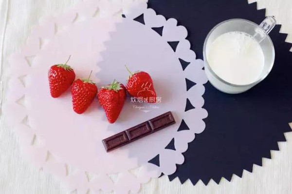 本港台直播:【j2开奖】炊烟的厨房｜白色情人节，情人的草莓巧克力