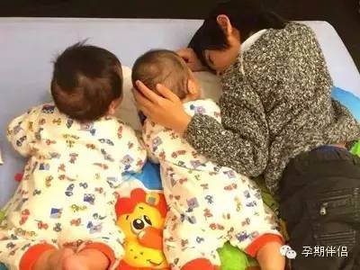j2开奖直播:【图】林志颖晒儿子合照，为嘛双胞胎的发量差了很多？