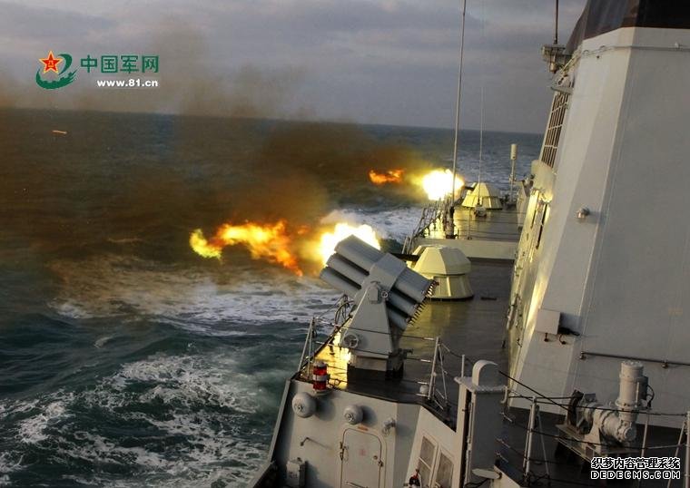 东部战区海军实弹攻防：驱护舰对决飞豹