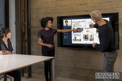 55&84英寸！微软发售巨型平板Surface Hub