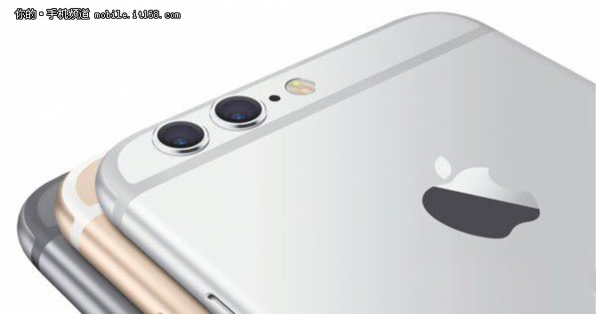 前段时间网上就已经曝光过据称是iPhone 7 Plus的一张模糊照片。据报道，苹果公司2月份已经收到供应商提供的双镜头相机样本进行测试。传闻表示，相机改进来自于苹果收购Linx技术，这可能导致在iPhone可以提供DSLR质量的照片。 LINX的多光圈相机的尺寸也小于单摄像头相机尺寸，这意味着iPhone 7 Plus的摄像头可能不再突出。