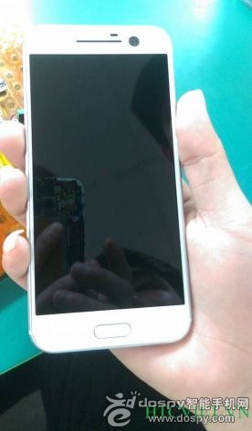 HTC 10将有白色、银色(熊猫色)、黑色、金色四种款式，不知道你喜欢哪一种？后期会不会像HTC One A9/X9那样也增加粉色版呢？