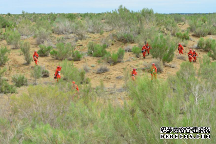 荒漠练“战法” 揭秘武警新疆森林防火官兵驻防生活