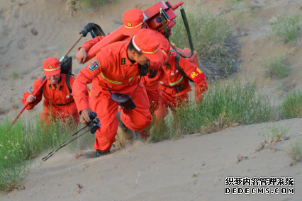 荒漠练“战法” 揭秘武警新疆森林防火官兵驻防生活