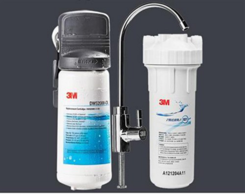 3M DWS2000-CN净水器使用了多重渐进式设计，外松内紧的特殊结构具有更大的容污能力，将杂质按体积层层过滤，物理拦截和高效吸附完美结合，更加坚固耐用。非渐紧结构的滤芯所有杂质都在表面堆积，短时间内就会阻塞。