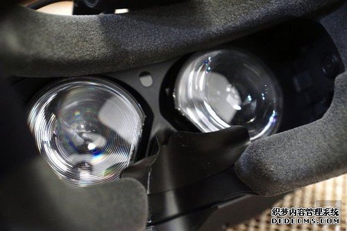 Oculus Rift对比HTC Vive:如何选择