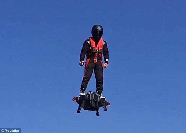 法滑雪冠军打造水上飞行神器 可飞至高空3千米