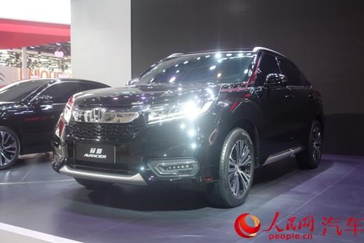 冠道（AVANCIER）是Honda面向中国市场推出的首款大型SUV。“AVANCIER”一词源于法语，意为“前进”。