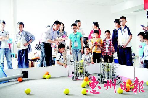 日前，在全市第九届青少年机器人竞赛上，惠城区参赛的36支队伍有8支队伍获一等奖、5支队伍获二等奖、23支队伍获三等奖。另外，全市将有15支队伍参加今年的广东省青少年机器人竞赛，其中惠城区有6支队伍。