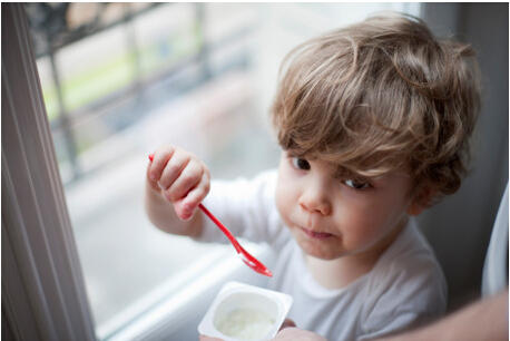 酸奶是本港台直播们日常生活中经常吃到的小奢侈品，因为它的制作工序直接决定了它的口味，在大街小巷的超市里本港台直播们都能看到各种各样的酸奶，Wink妞的城市里吃多最多的就是老汉口酸奶，但实话讲，并不好吃！今天，Wink妞要给大家带来一款工匠精神的酸奶：乐纯酸奶！看看开奖直播们的宣传文吧！