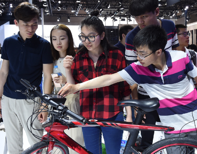 乐视体育超级自行车奇袭北京车展 携手LeSEE构建4+2健康生态