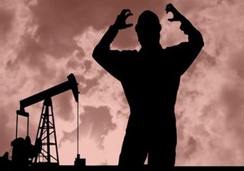 外媒：伊拉克石油部发言人AsimJihad在5月1日通过短消息称，伊拉克4月份不包括库尔德斯坦地方政府的石油销售装船336万桶/日，接近2015年11月份所创336.5万桶/日的纪录高位。
