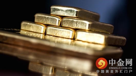 金价自今年年初以来上涨了22%。黄金的反弹是美联储上周美国利率政策会议上的谨慎态度推动的。