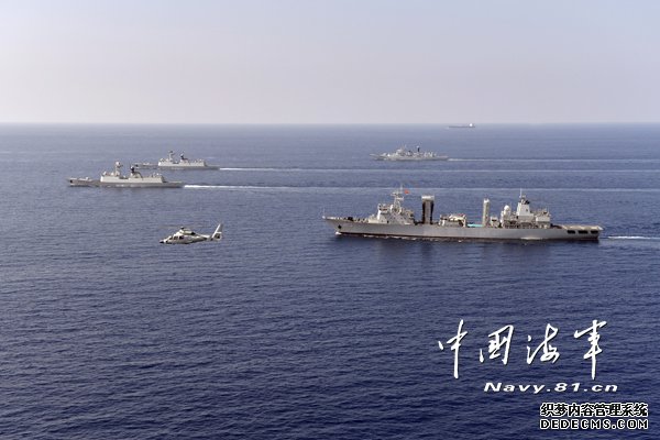 海军两批护航编队完成第二次联合护航演练