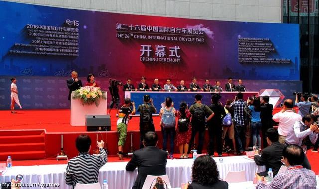 5月6日上午，第26届中国国际自行车展在上海国家会展中心如约举行。本届展会以融合、创新、发展为主题，共吸引了来自全球20多个国家共1400余家企业参展，集中展示了中国、亚洲、全球自行车行业零配件及智能科技成果等。中国国际自行车展已经成为全球骑行运动爱好者及自行车产业人员交流分享的盛会。