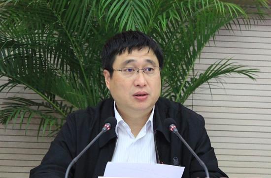 镇江市市委常委、副市长蒋建明。