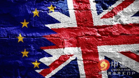 英国目前维持0.5%的利率不变，加息将增加房屋贷款成本同时提高储户收益。