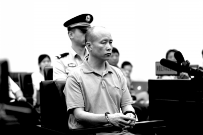 2015年6月19日，杜某在法庭上受审。（资料图片）