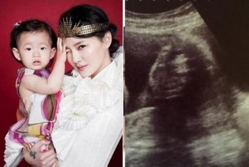 徐熙媛14日顺利产下儿子，左图为女儿小玥儿。