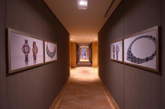 彩宝艺术大师高级珠宝及复杂精密腕表盛展现场模特展示