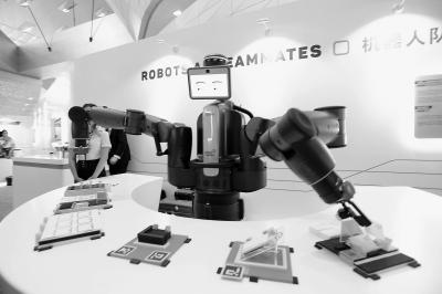 2017年的文科高考(精品课)生，即将迎来一位特殊的竞争对手——高考机器人。