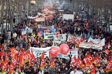 金石良言：法国石油工人掀起罢工高潮，原油多头的机会来了吗？