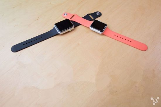  Watch 作为最流行的智能手表，市面上出现高仿冒牌货很正常，那么假冒的 Watch 和真的 Watch 差别到底有多大，拆开看看不就知道了。