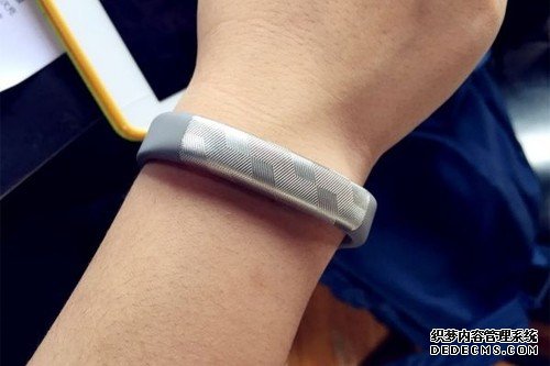 谁说智能手环将死？Jawbone不行明明是自己作的