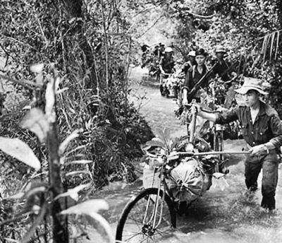 越军用中国自行车运输补给