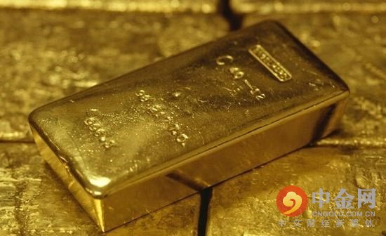 黄金经常被视为金融和经济不确定性较高时候的保险资产，本周黄金在周四曾触及峰值1315 .55美元，这是2014年8月以来最强劲的价格。