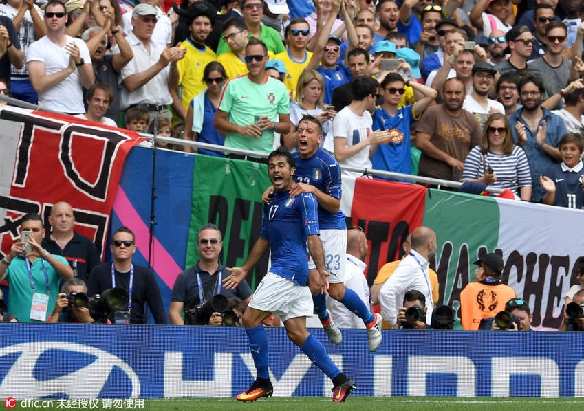 意大利绝杀1-0瑞典！88分钟终破僵，埃德尔1V3劲射死角建功绝杀瑞典。意大利积6分小组第一提前晋级16强。
