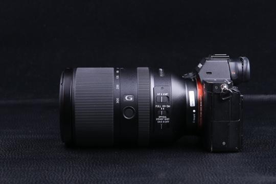 纵观现在FE卡口镜头，在广角、大光圈以及标准焦段都有了很多的选择，可以满足不同用户的需求。可唯独在长焦领域，FE镜头选择并不是很多，在 FE 70-300mm G镜头未发布前，最长焦段为240mm(FE 24-240mm F3.5-6.3 OSS)，这支镜头显然是一款“一镜走天下”的典范。而对于要求更高的摄影师来说，这方面的空白时至今日才被FE 70-300mm G弥补。