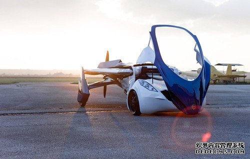 AeroMobil-3-airplane-17.jpg