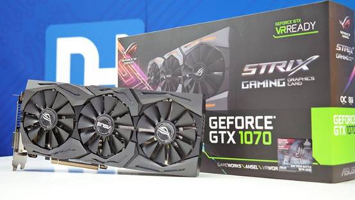 华硕ROG-STRIX-GTX1070-O8G-GAMING采用了超公版GTX1070的豪华配置，8GBGDDR5海量显存，显存位宽为256bit，显存频率为8Gbps并支持DirectX 12特性！该卡的核心频率有两种模式供玩家随意切换，超频模式与游戏模式。超频模式下，该卡的核心频率为1531MHz~1721MHz；游戏模式下，频率为1506MHz~1683 MHz。对比公版1506MHz~1600MHz的核心频率有了大幅的提升！