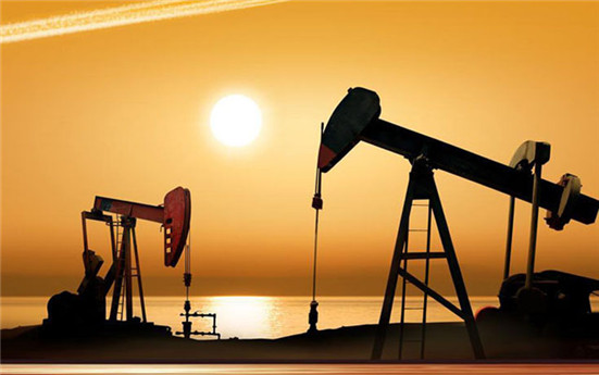 美国石油产量将在第三季度加快减少的趋势。根据美国能源信息署的数据，在过去6周中，美国石油产量减少22.2万桶/日，石油进口量增加51.2万桶/日。尽管进口量急剧增加，美国原油库存在过去11周中有10周是减少的。