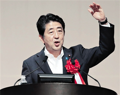 7月27日，在日本福冈，首相安倍晋三发表讲话。