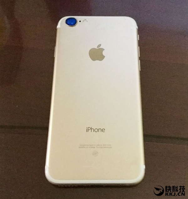 报道中提到，5.5寸iPhone 7的内存将继续变大，预计采用的是3GB RAM。从iPhone 6S开始，iOS终端终于进入2GB内存时代，现在苹果继续提升内存，应该不只是为了数字好看而已。