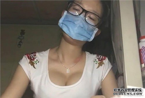 美女深夜直播写字引10万人围观：结果看呆