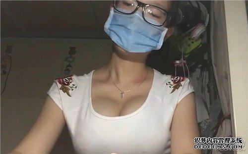 美女深夜直播写字引10万人围观：结果看呆