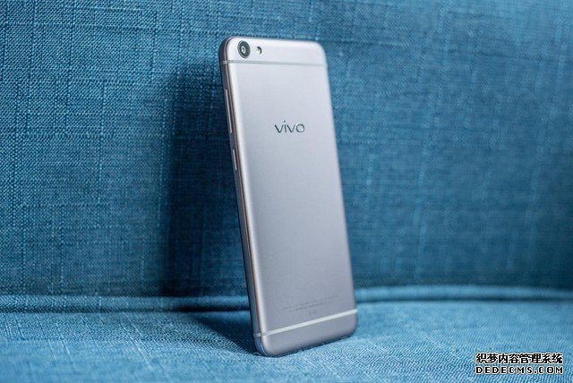 vivo为X7星空灰 携宁泽涛再上朋友圈 