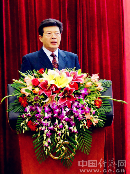 中国宋庆龄基金会常务副主席齐鸣秋在开营仪式上致辞。 中国经济网记者 苏琳摄。