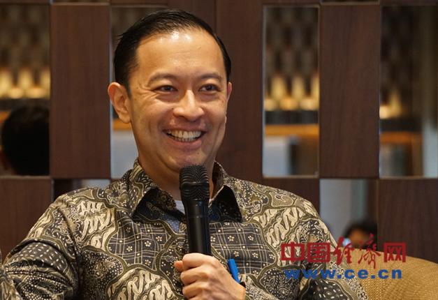 印尼内阁最年轻的部长之一、印尼投资协调委员会新任主席汤姆-莱姆邦。中国经济网记者 田原 摄
