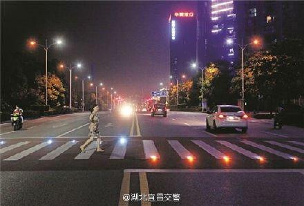 在湖北省宜昌市沿江大道宝塔河路段，<a href=